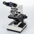Microscópio estereoscópio de laboratório